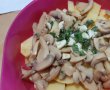 Cartofi cu ciuperci si ierburi aromate in sos de rosii la cuptor-4