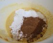 Desert prajitura cu crema straciatella, visine si krantz de migdale-1