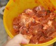 Carne de porc cu cartofi si muraturi asortate-1