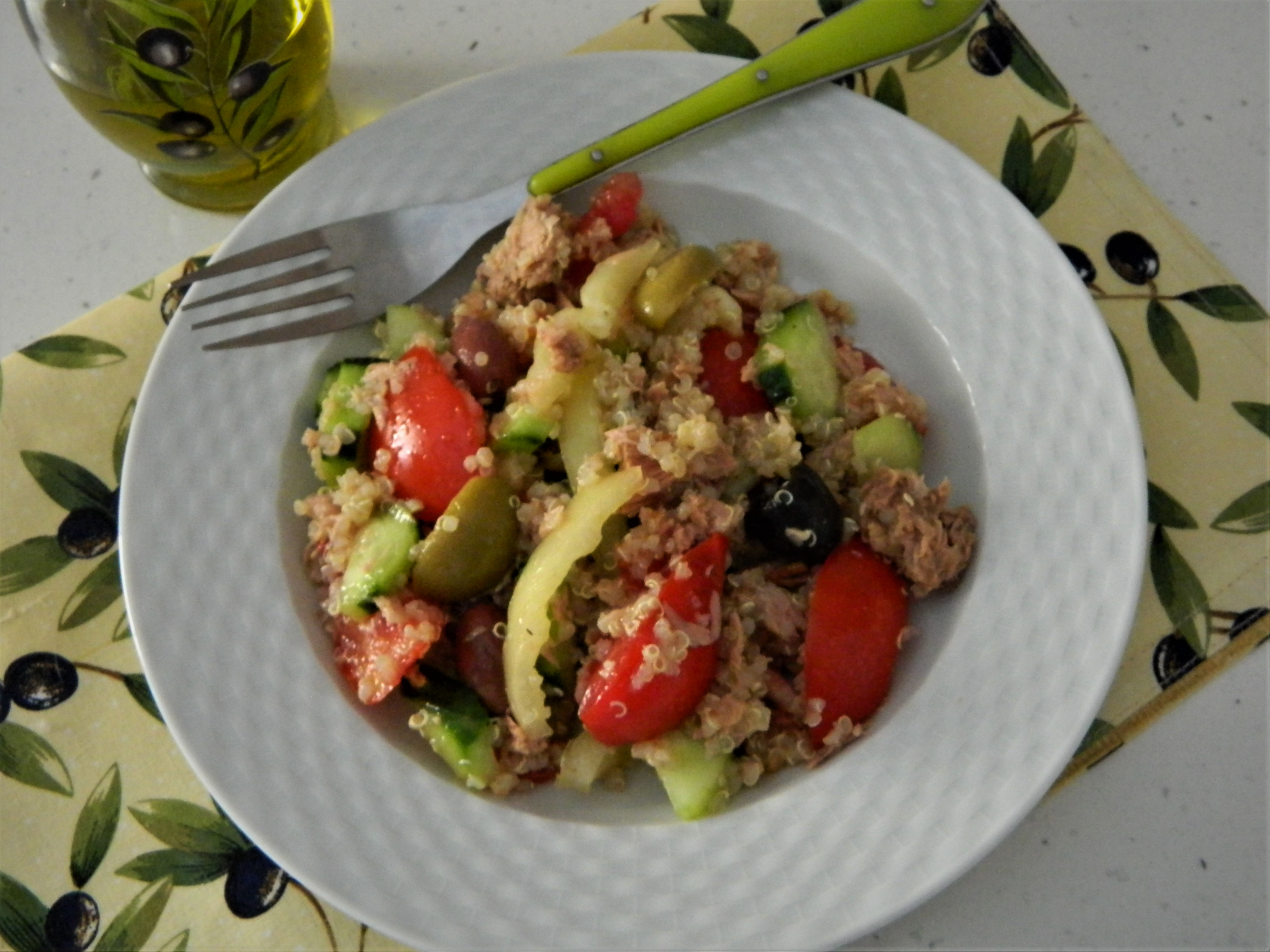 Salata de vara cu quinoa si ton