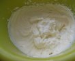 Desert prajitura cu zmeura, crema de vanilie si biscuiti-3