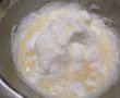 Desert prajitura din albusuri, cu cirese-3