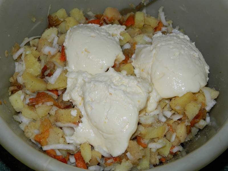 Salata de cartofi cu ardei copt