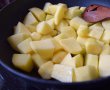 Mancare scazuta de cartofi cu castraveti in saramura-1