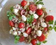 Salata mediteraneana, cu paste, ton, rosii cherry si pesto-12