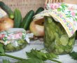 Salata de castraveti cu ceapa in saramura-4