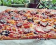 Pizza cu carnati chorizo si porumb-3