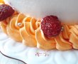 Desert tort cu trandafiri, nuci, caramel si fructe-6