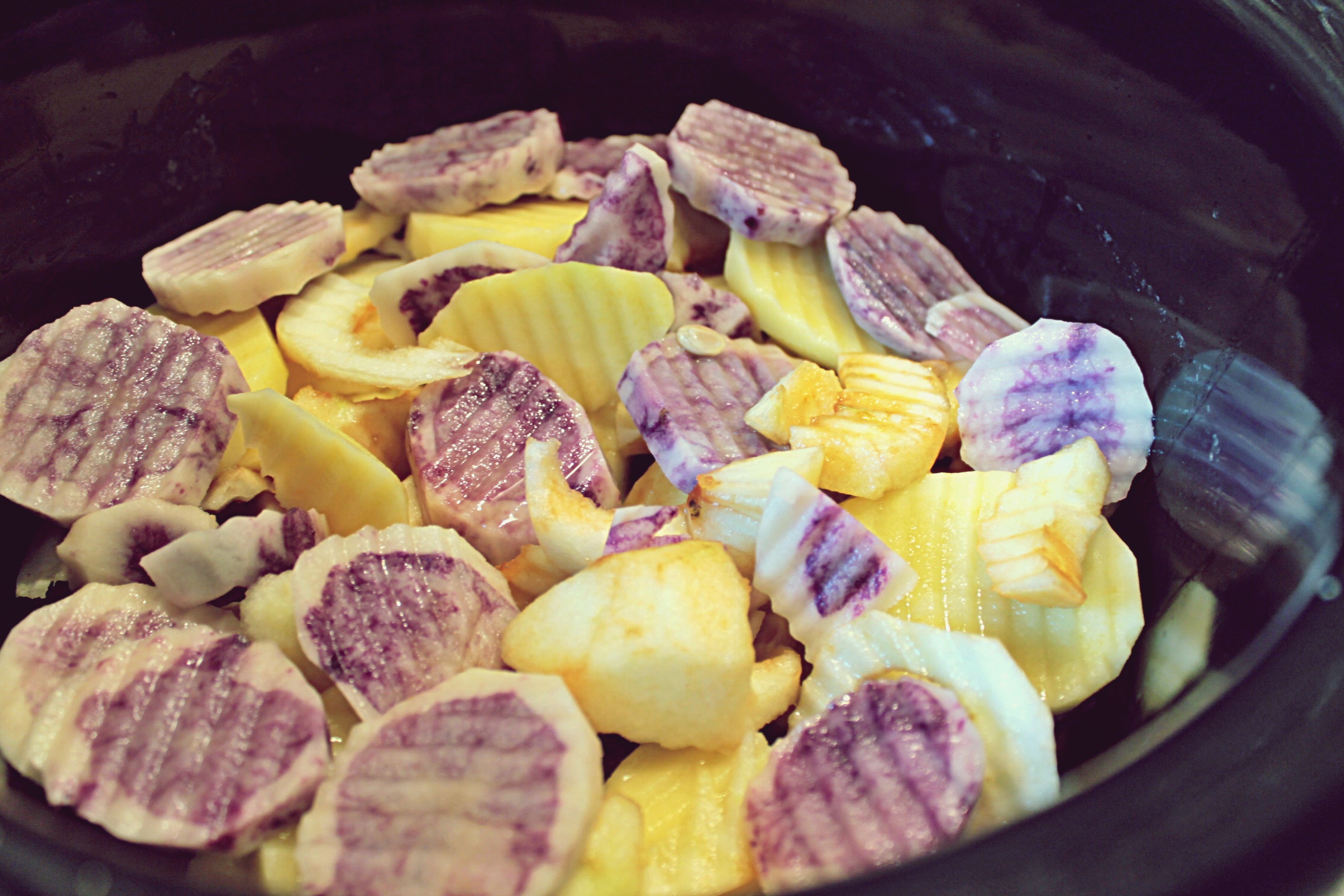 Cartofi si mere gratinate la slow cooker Crock Pot