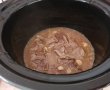 Pulpa de manzat de vita cu sos de vin la slow cooker Crock Pot-3