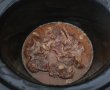 Pulpa de manzat de vita cu sos de vin la slow cooker Crock Pot-4