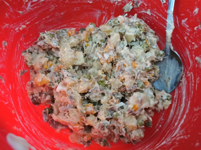 Salata de boeuf cu legume fierte la slow cooker Crock Pot