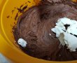 Desert tort cu crema de ciocolata, crema cu mascarpone si fructe-9