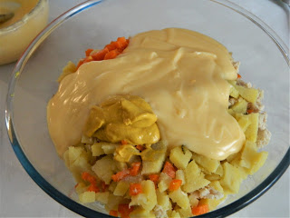 Salata de legume cu piept de pui la slow cooker Crock Pot