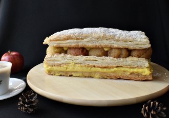 Desert Mille feuille cu crema de vanilie si mere coapte