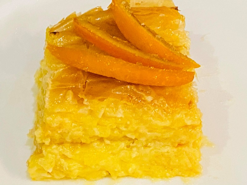 Desert pacinta cu foi si crema de portocale