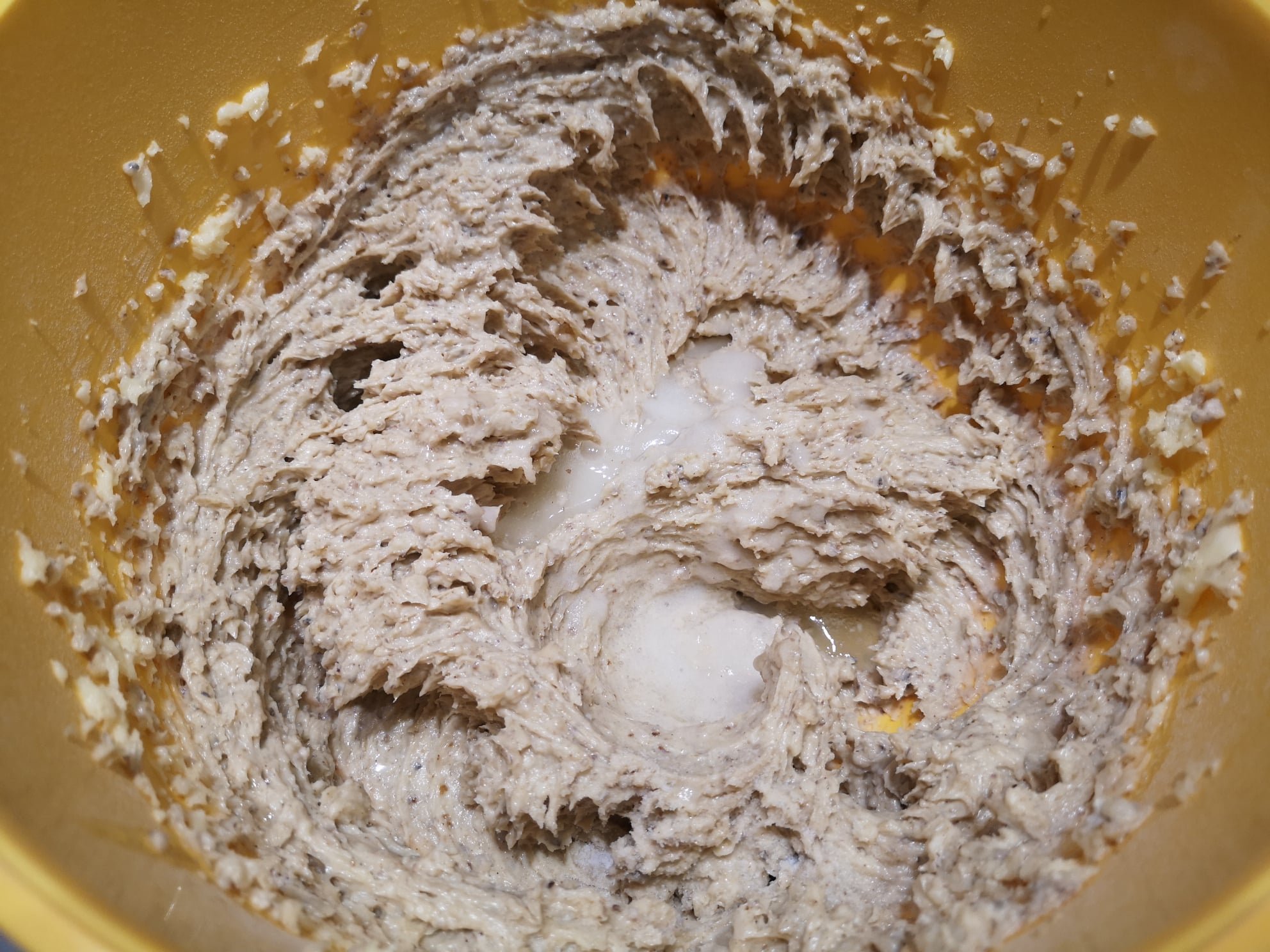 Desert prajitura cu foi fragede cu nuci și crema de lamaie
