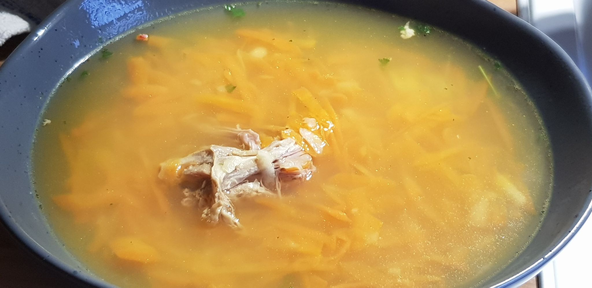 Supa slaba de legume, cu gat de curcan