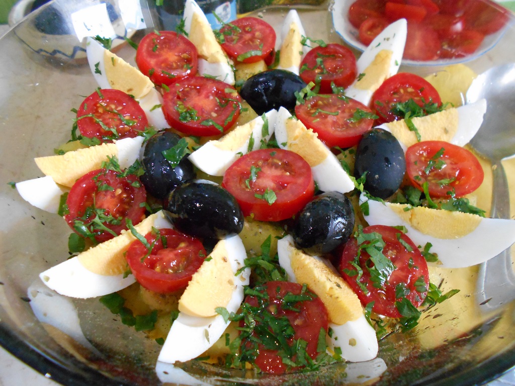Salata orientala cu savori mediteraneene
