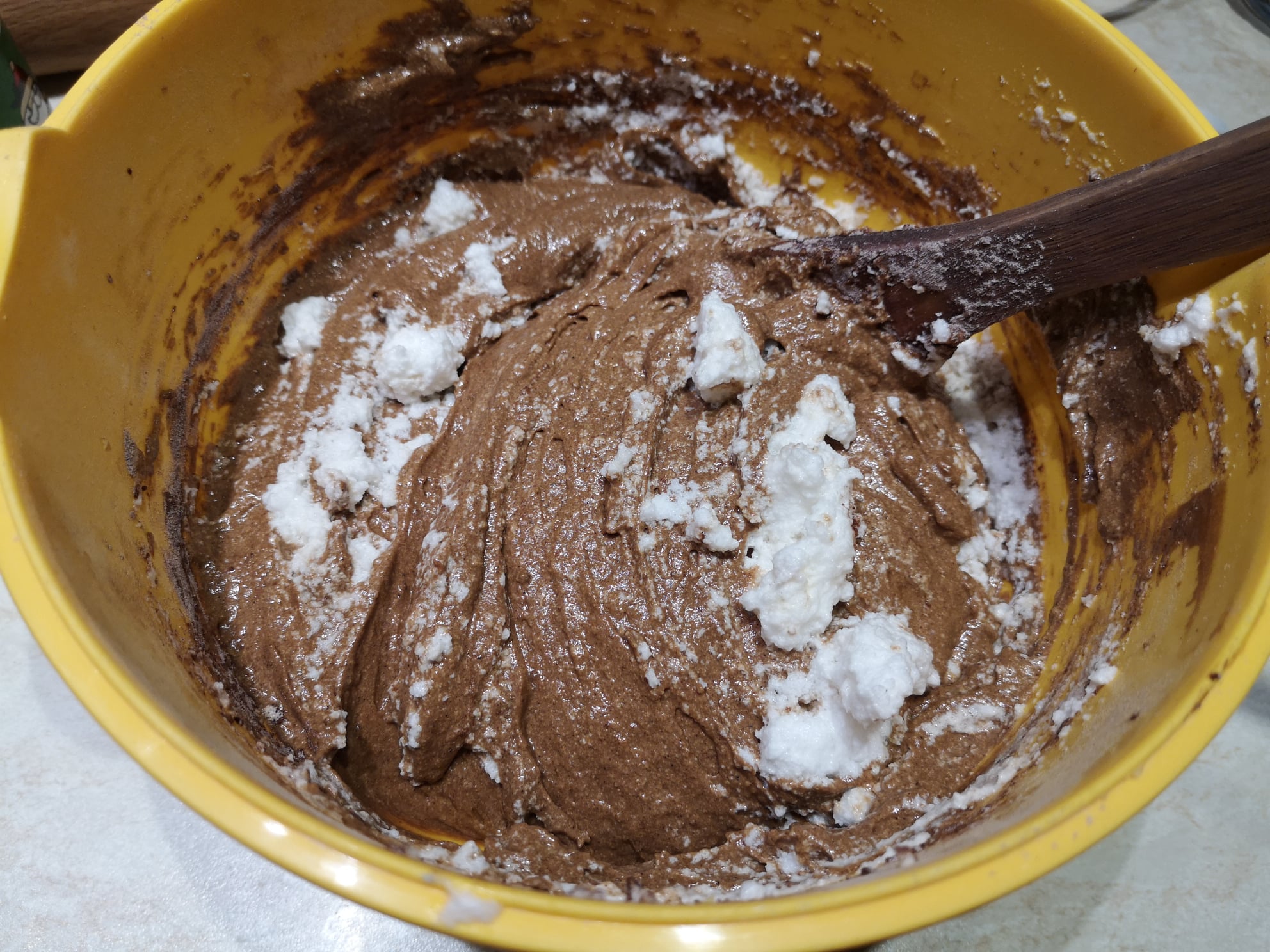 Desert tort cu ciocolata si zmeura