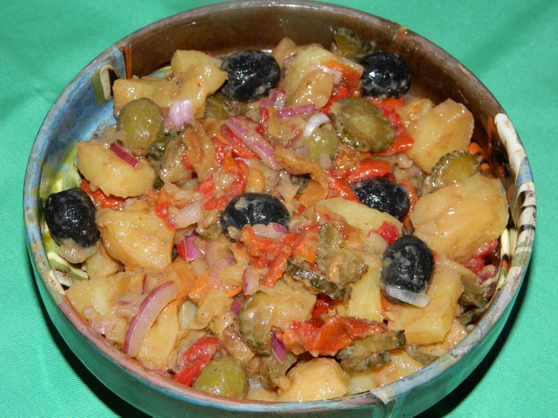 Salata orientala de cartofi cu ardei copt