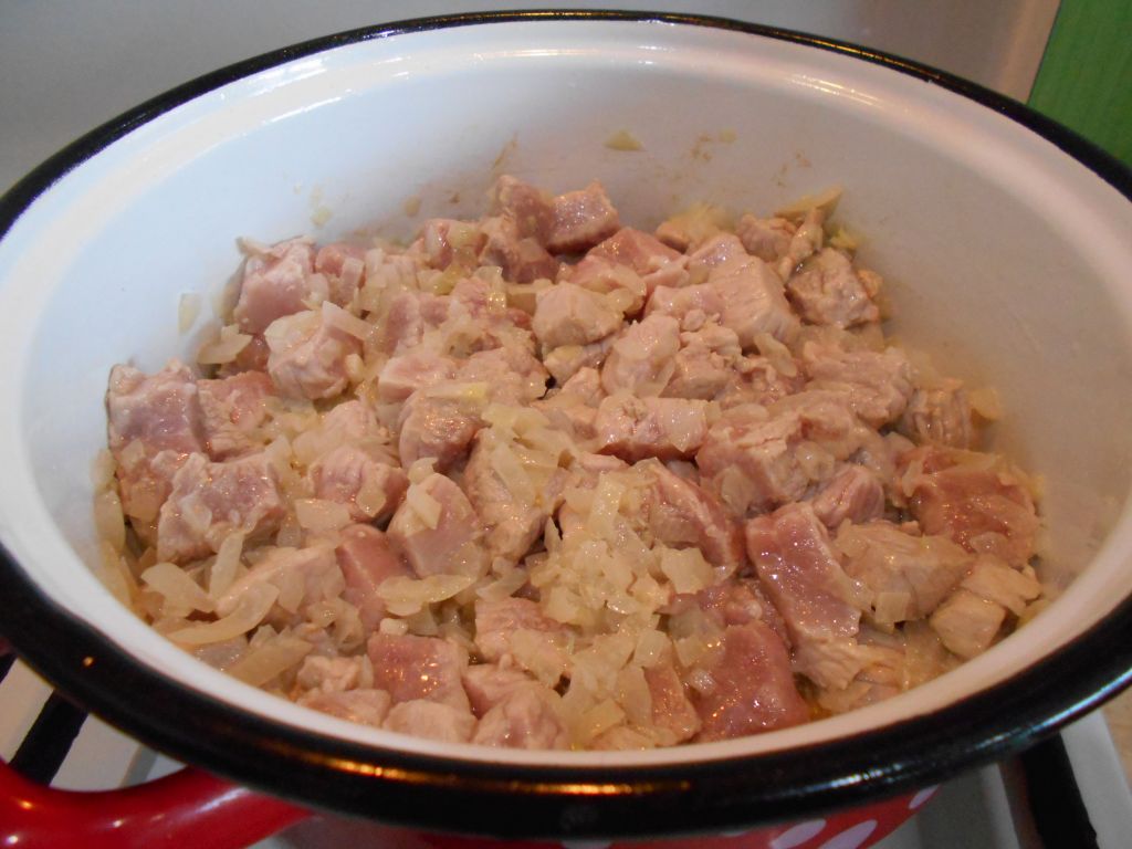 Gulas de porc, cu cartofi