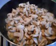 Piept de pui cu ciuperci si smantana, la tigaie-8