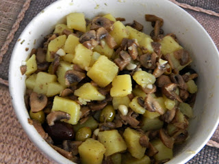 Salata de ciuperci cu cartofi si masline