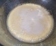 Desert prajitura turnata cu mere si crema de smantana-5