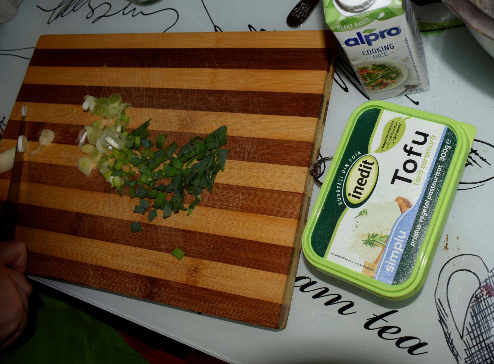 Aperitiv quiche cu tofu si ceapa verde