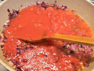 Fasole boabe cu spanac in sos de rosii