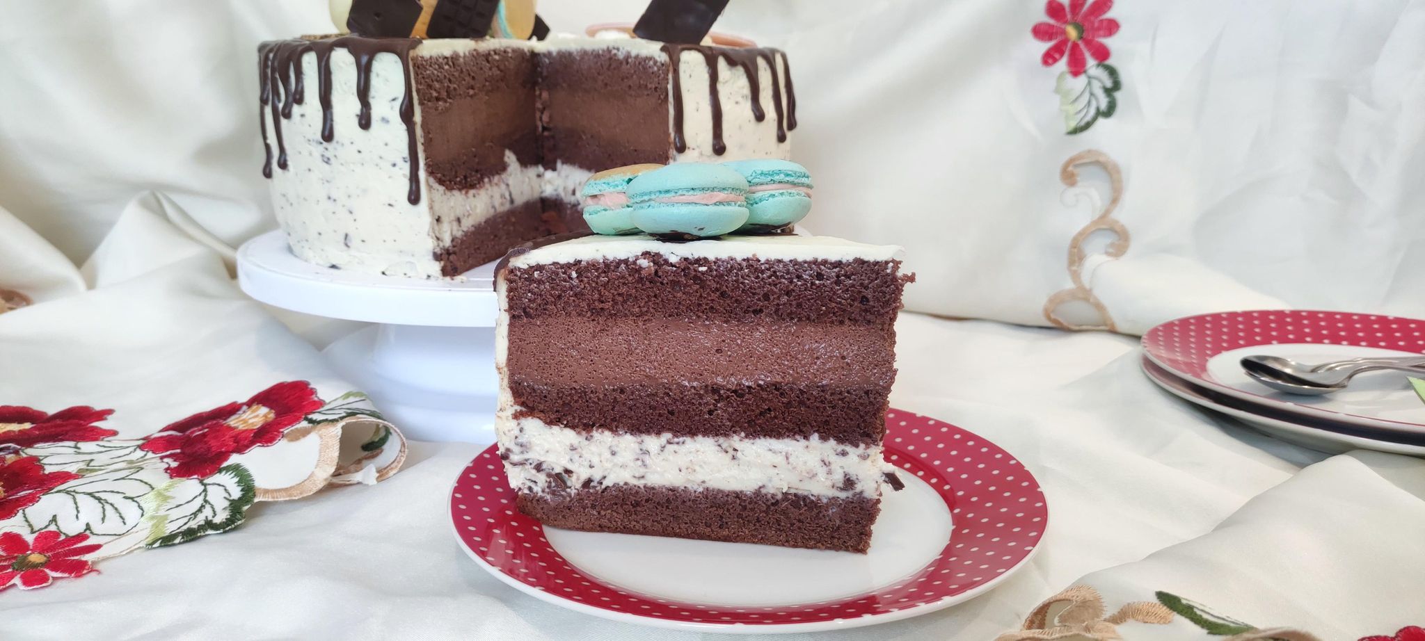 Desert tort cu ciocolata alba si cafea