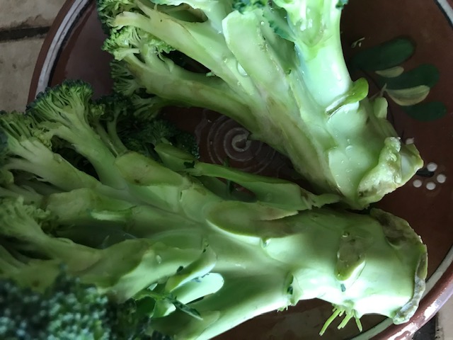 Gratin de broccoli cu paste si piept de pui