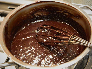 Desert tort cu crema de ciocolata si unt