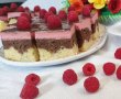 Desert prajitura marmorata cu mousse de fructe rosii si glazura de ciocolata-0