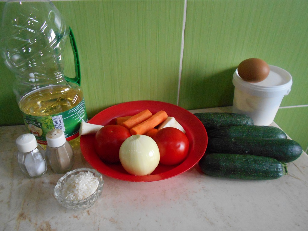 Ciorba de zucchini, dreasa cu ou si smantana