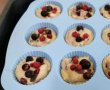 Desert muffins cu fructe de padure-2