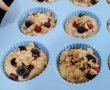 Desert muffins cu fructe de padure-3