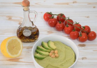 Humus cu avocado