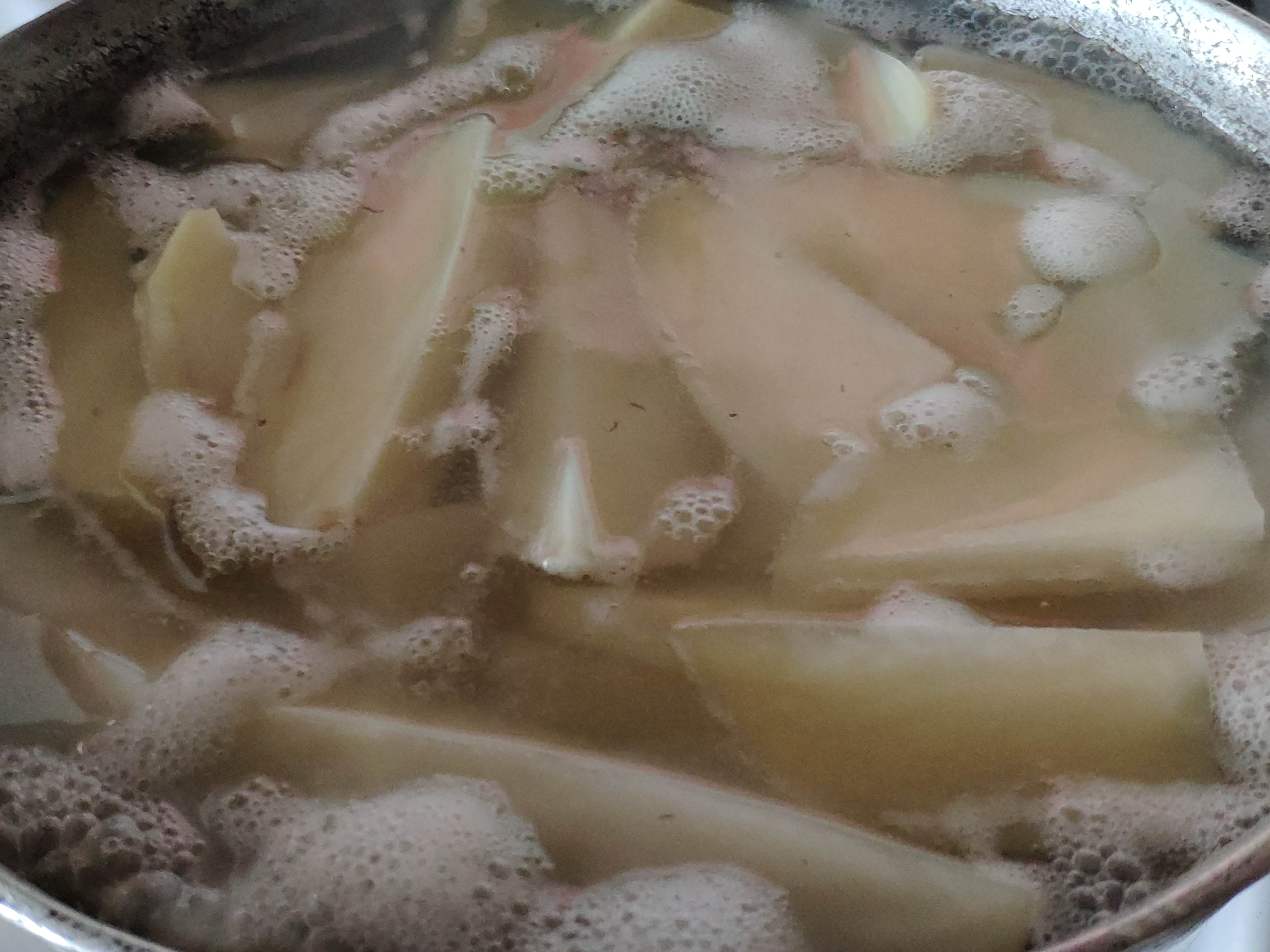 Cartofi la cuptor cu usturoi şi mărar