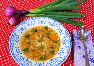 Ciorba simpla de fasole galbena pastai