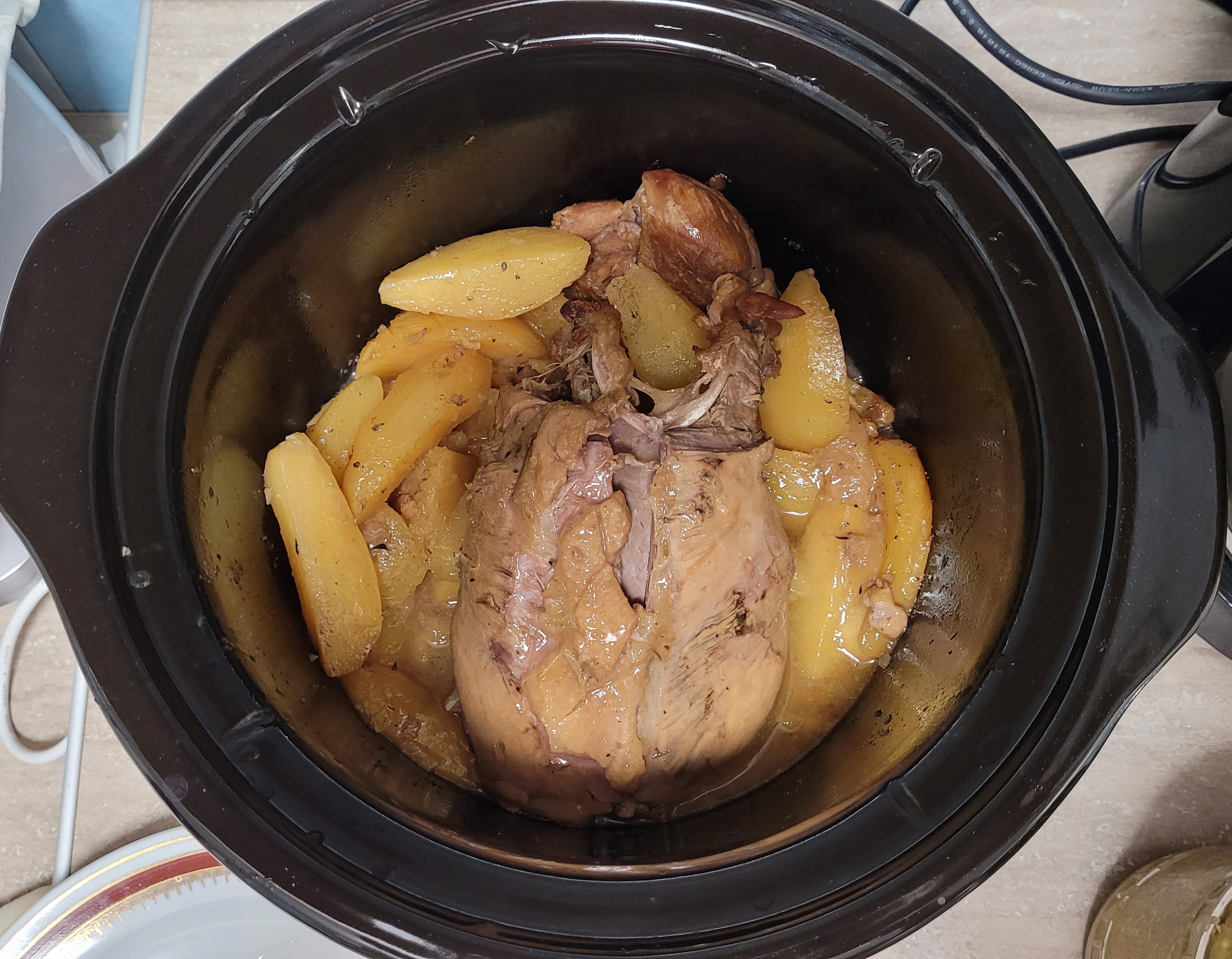 Carne de rata gatita la slow cooker Crock Pot