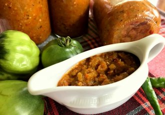 Adjika - sos rusesc picant din gogonele verzi