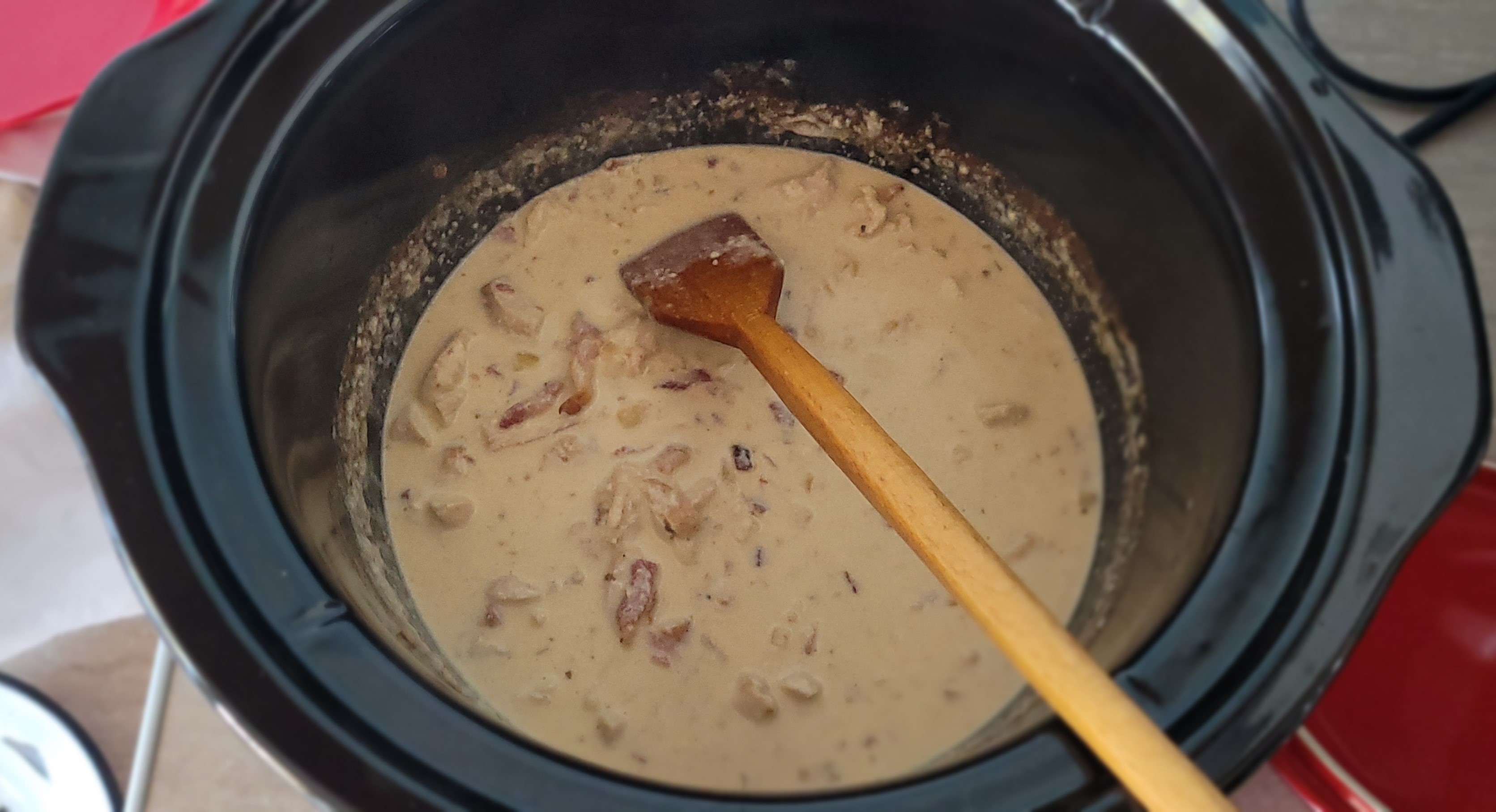 Paste cu pui si bacon in sos, la slow cooker Crock Pot
