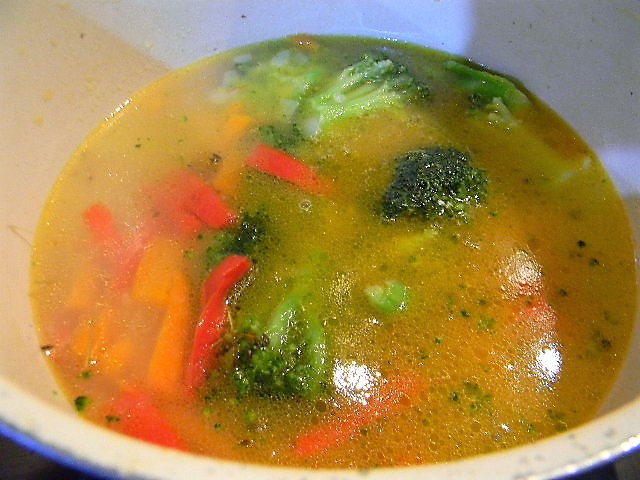 Supa de broccoli cu cartofi si smantana