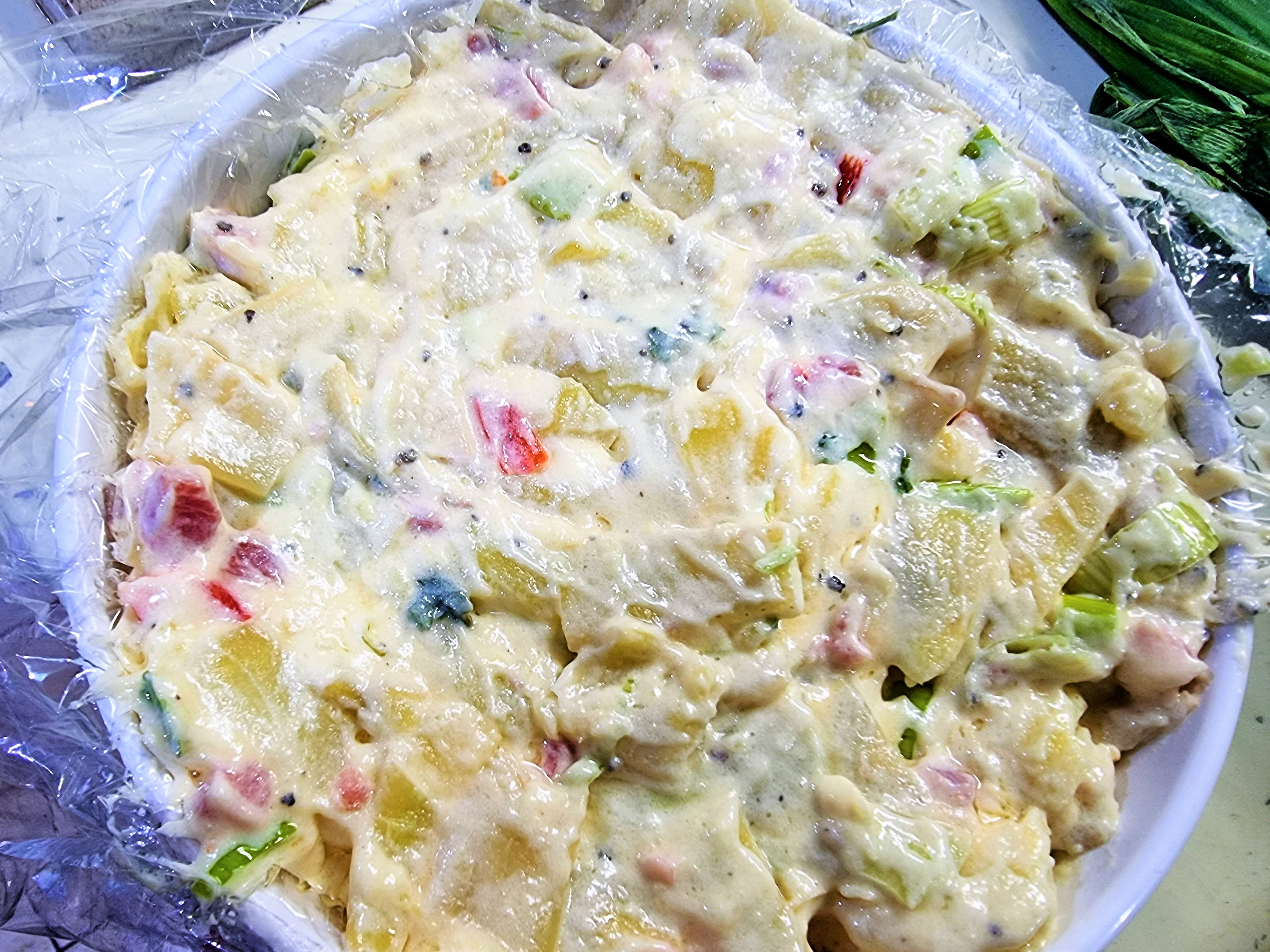 Salata de fasole verde cu bacon, cartofi si iaurt