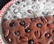 Desert prajitura cu ciocolata, piureu de dovleac si afine-4