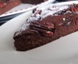 Desert prajitura cu ciocolata, piureu de dovleac si afine-7