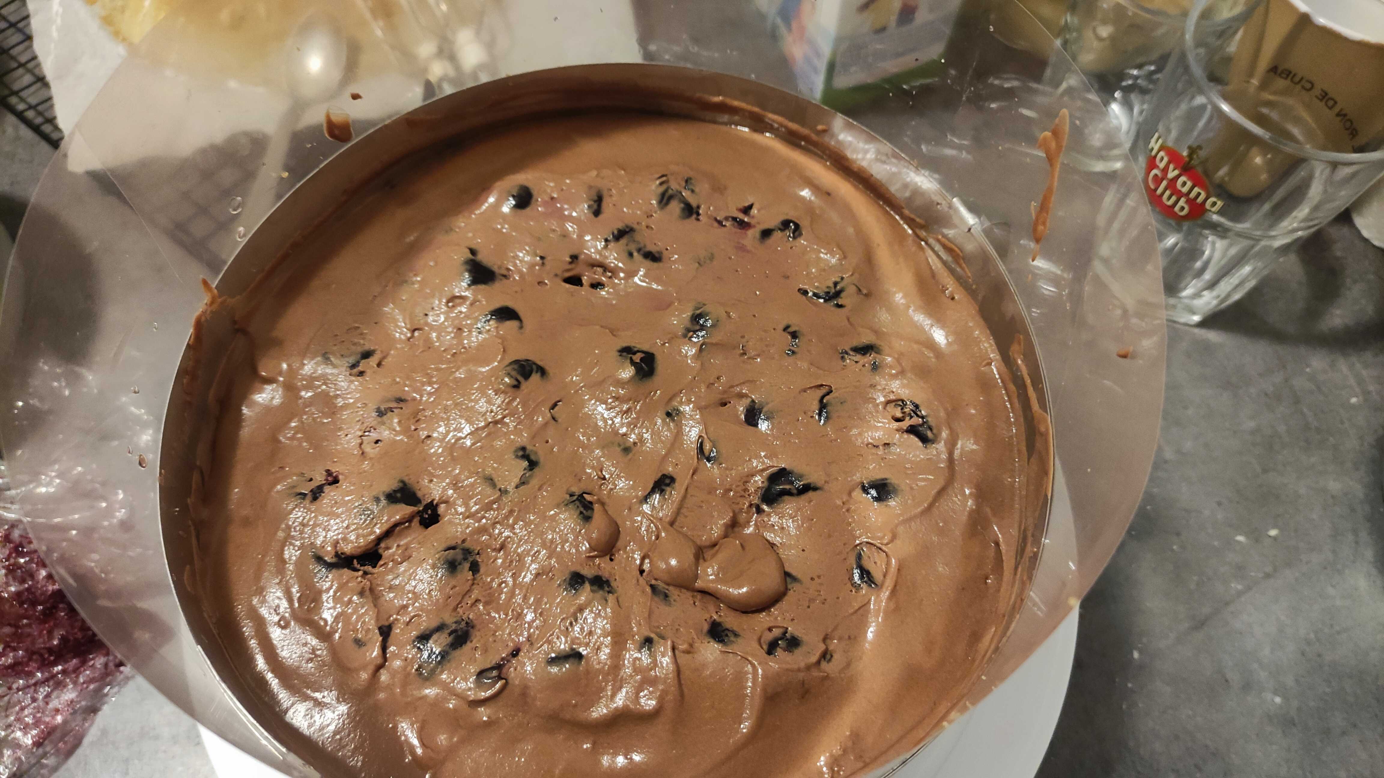 Desert tort cu ciocolata si cirese