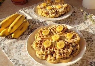 Desert gofre - vafe cu banane, o reteta de mic dejun rapid si delicios